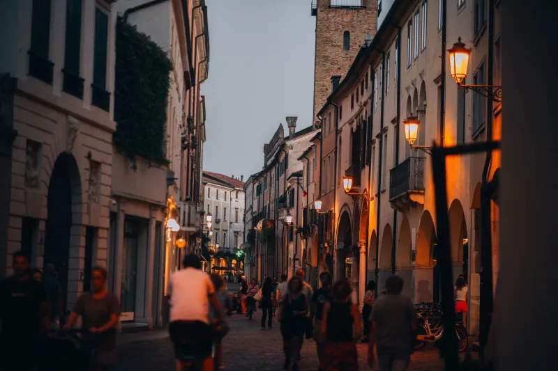 Nowhere to Be: The European Habit of Walking Without a Point That Americans Are Missing